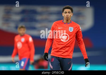 Londres, Royaume-Uni. 25 mars 2021. Jude Bellingham d'Angleterre pendant l'échauffement avant le match. Qualification de la coupe du monde de la FIFA, groupe I match, Angleterre contre Saint-Marin au stade Wembley à Londres le jeudi 25 mars 2021. Cette image ne peut être utilisée qu'à des fins éditoriales. Utilisation éditoriale uniquement, licence requise pour une utilisation commerciale. Aucune utilisation dans les Paris, les jeux ou les publications d'un seul club/ligue/joueur. photo par Andrew Orchard/Andrew Orchard sports Photography/Alamy Live News crédit: Andrew Orchard sports Photography/Alamy Live News Banque D'Images