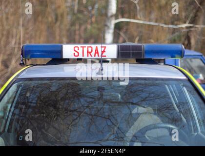 Poznan, Pologne - 26 mars 2021 : pompiers polonais - voiture marquée - CAMION DE POMPIERS. Banque D'Images