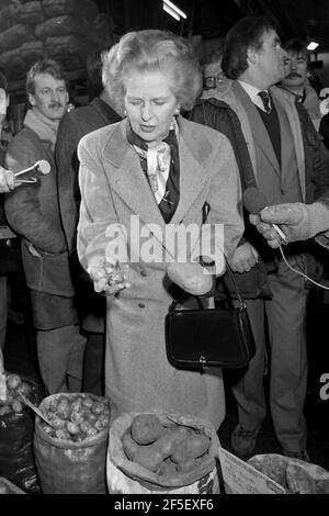 Mme Thatcher dans le nord de l'Angleterre/Leeds/Bradford en 1987 Banque D'Images