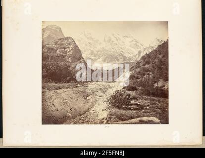 Sommets enneigés près du glacier Gangootri. Samuel Bourne (anglais, 1834 - 1912) Banque D'Images
