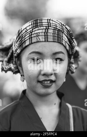 Une jeune femme de la Shan (ou Tai Yai) Groupe Ethnique au Festival de la Pagode Kakku Taunggyi, Shan State, Myanmar. Banque D'Images