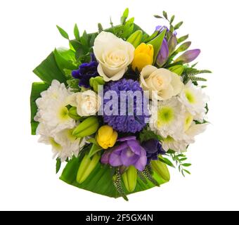 Roses, tulipes, jacinthe bouquet de fleurs isolé sur fond blanc Banque D'Images