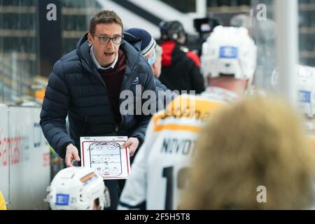 26.03.2021, Porza, Corner Arena, Ligue nationale : HC Lugano - HC Ambri-Piotta, entraîneur-chef Luca Cereda (Ambri) (Suisse/Croatie À L'EXTÉRIEUR) Banque D'Images