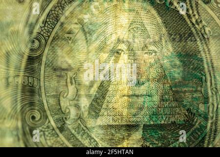 Macro double exposition des côtés avant et arrière un dollar bill avec le portrait du président George Washington et Eye of Providence Banque D'Images