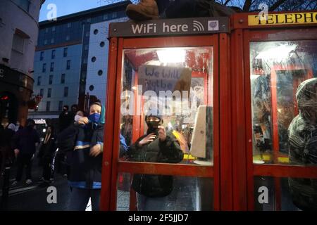 Bristol, Royaume-Uni. 27 mars 2021. Les manifestants descendent dans les rues pour la troisième fois dans le centre-ville de Bristol pour manifester en faveur de la proposition de projet de loi sur la police, la criminalité et la détermination de la peine. Crédit : Natasha Quarmby/Alay Live News Banque D'Images