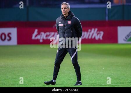 Varsovie, Pologne. 26 mars 2021. Paulo Sousa entraîneur de Pologne vu en action lors de la session d'entraînement officielle de l'équipe nationale polonaise de football avant les matchs de qualification de la coupe du monde de la FIFA, Qatar 2022 à Varsovie. (Photo de Mikolaj Barbanell/SOPA Images/Sipa USA) crédit: SIPA USA/Alay Live News Banque D'Images