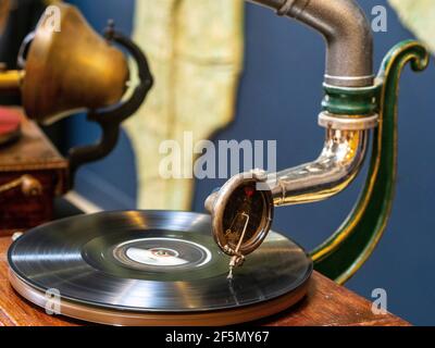 Gros plan sur un ancien gramophone. Banque D'Images