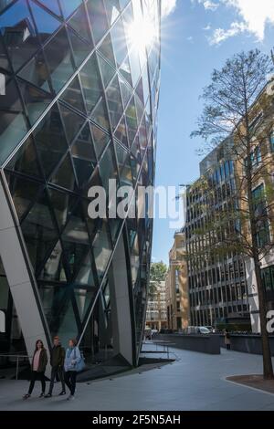 Le Gherkin dans le quartier financier, Londres, Angleterre Banque D'Images