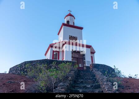 Clocher au-dessus de l'église paroissiale de Nuestra Senora de Candelaria à la frontera à El Hierro, îles Canaries, Espagne. Banque D'Images