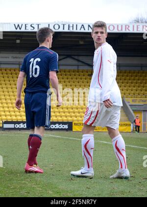 Livingston, Écosse - 5 mars 2014 : les U19s hommes d'Écosse jouent contre les U19s hommes de Suisse à Livingston. Banque D'Images