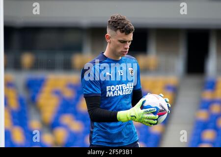 LONDRES, ROYAUME-UNI. 27 MARS Nik Tzanev, de l'AFC Wimbledon, se réchauffe lors du match de la Sky Bet League 1 entre l'AFC Wimbledon et Northampton Town à la Plough Lane, Wimbledon, le samedi 27 mars 2021. (Credit: Federico Maranesi | MI News) Credit: MI News & Sport /Alay Live News Banque D'Images