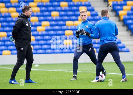 LONDRES, ROYAUME-UNI. LE 27 MARS l'équipe de Wimbledon se réchauffe lors du match de la Sky Bet League 1 entre AFC Wimbledon et Northampton Town à Plough Lane, Wimbledon le samedi 27 mars 2021. (Credit: Federico Maranesi | MI News) Credit: MI News & Sport /Alay Live News Banque D'Images