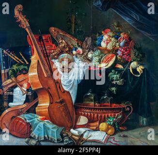 Encore vie avec des instruments de musique, vaisselle et fruits. A gauche un cister, un luth, un violoncelle, un violon, un cornemuse, une trompette ou une corne, une flûte et un s. Banque D'Images