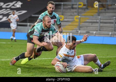 Leeds, Angleterre - 26 mars 2021 - Dragons Catalanes Benjamin Garcia marque un essai lors de la ligue de rugby Betfred Super League Round 1 Dragons Catalanes vs Hull Kingston Rovers au stade Emerald Headingley, Leeds, Royaume-Uni Dean Williams/Alay Live News Banque D'Images