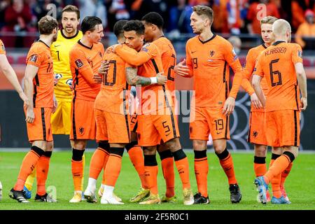 AMSTERDAM, PAYS-BAS - MARS 27 : équipe néerlandaise avant le lancement, Memphis Delay, des pays-Bas, Owen Wijndal, des pays-Bas, Luuk de Jong, du TH Banque D'Images
