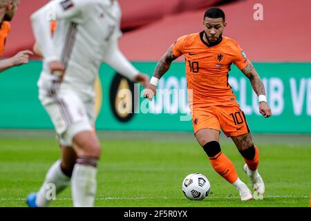 AMSTERDAM, PAYS-BAS - MARS 27: Memphis Delay des pays-Bas pendant la coupe du monde de la FIFA 2022 Qatar qualifier match entre les pays-Bas et le Latvi Banque D'Images