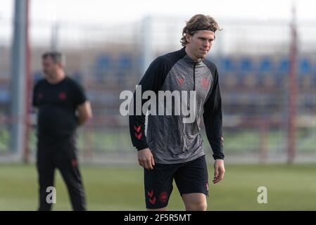 Bök, Hongrie. 27 mars 2021. Mads Bech, du Danemark, vu lors d'une session d'entraînement au centre d'entraînement Bök à Bök pendant le championnat de l'UEFA EURO U-21. (Crédit photo : Gonzales photo/Alamy Live News Banque D'Images