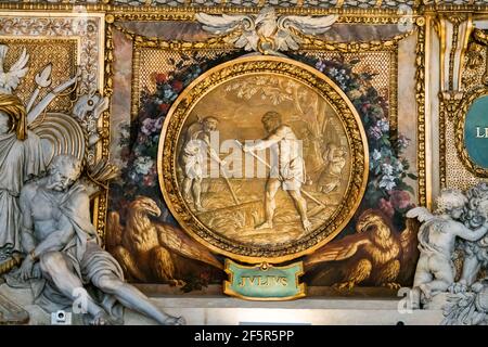 PARIS, FRANCE - 15 février 2018 : intérieur du musée du Louvre, Paris, France Banque D'Images