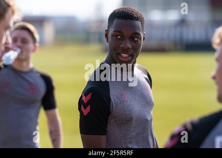 Bök, Hongrie. 27 mars 2021. Mohamed Daramy, du Danemark, vu lors d'une session d'entraînement au centre d'entraînement Bök à Bök pendant le championnat de l'UEFA EURO U-21. (Crédit photo : Gonzales photo/Alamy Live News Banque D'Images