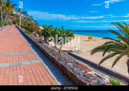 Promenade en bord de mer à Playa de Matorral à Morro Jable, Fuerteventura, îles Canaries, Espagne. Banque D'Images