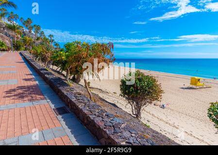 Promenade en bord de mer à Playa de Matorral à Morro Jable, Fuerteventura, îles Canaries, Espagne. Banque D'Images