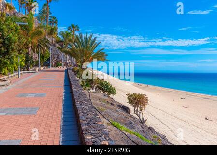 Promenade en bord de mer à Playa de Matorral à Morro Jable, Fuerteventura, îles Canaries, Espagne. Banque D'Images