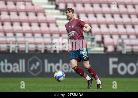 Wigan, Royaume-Uni. 27 mars 2021. Stephen Ward #3 de la ville d'Ipswich avec le ballon à Wigan, Royaume-Uni le 3/27/2021. (Photo de Simon Whitehead/News Images/Sipa USA) crédit: SIPA USA/Alay Live News Banque D'Images