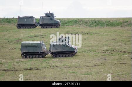 Armée britannique BvS10 véhicule blindé tout terrain Viking lors d'un exercice militaire Banque D'Images