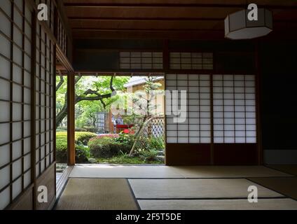 Jardin et salon de thé Shofuen, ville de Fukuoka, Japon. Site de Shofuso, la résidence du célèbre Zenpachi Tanakamaru. Banque D'Images