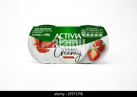 Yogourt Activia Strawberry Banque D'Images