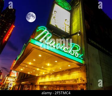 2004 BOÎTE À MUSIQUE HISTORIQUE THÉÂTRE AUVENT QUARANTE CINQUIÈME RUE THÉÂTRE QUARTIER MANHATTAN NEW YORK ETATS-UNIS Banque D'Images