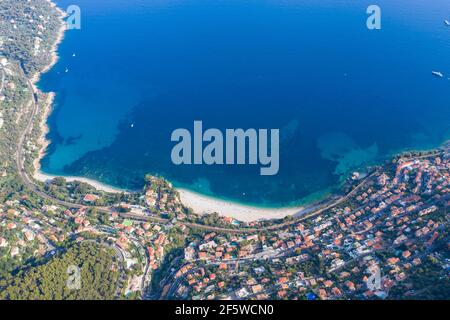 Vue aérienne de Roquebrune Cap Martin avec les plages Golfe Bleu et Buse à l'ouest de Cap Martin et la Pointe de Cabbe, vue du Mont gros, département Banque D'Images