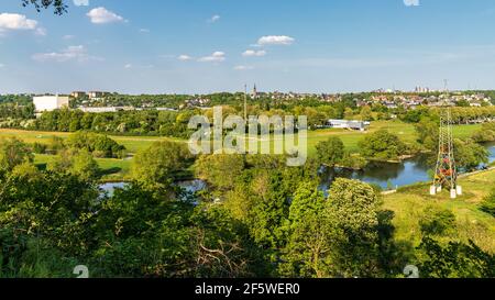 Essen, Rhénanie-du-Nord-Westphalie, Allemagne - 27 avril 2020 : vue de Hinsel vers la Ruhr et Essen-Horst Banque D'Images