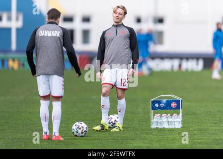 Gyor, Hongrie. 28 mars 2021. Sebastian Hausner, du Danemark, s'échauffe avant le match de l'UEFA EURO U-21 entre l'Islande et le Danemark au Gyirmoti Stadion à Gyor. (Crédit photo : Gonzales photo/Alamy Live News Banque D'Images