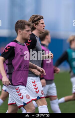 Gyor, Hongrie. 28 mars 2021. Mads Bech, du Danemark, s'échauffe avant le match de l'UEFA EURO U-21 entre l'Islande et le Danemark à Gyirmoti Stadion, à Gyor. (Crédit photo : Gonzales photo/Alamy Live News Banque D'Images