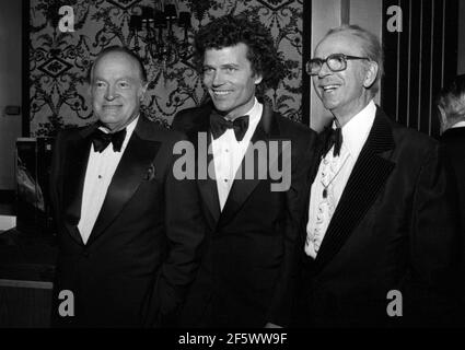 Bob Hope, Patrick Wayne et Jack Albertson le 21 mars 1980 crédit : Ralph Dominguez/MediaPunch Banque D'Images