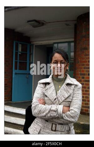 Nalini Ramnarace à l'école de Greenford, West Londonpic David Sandison 24/2/2005 Banque D'Images