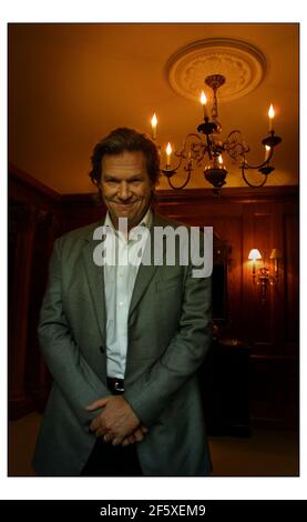 Jeff Bridges à Londres pour promouvoir son dernier film K-PAX, dans le Dorchester Hotel.pic David Sandison 22/11/2001 Banque D'Images