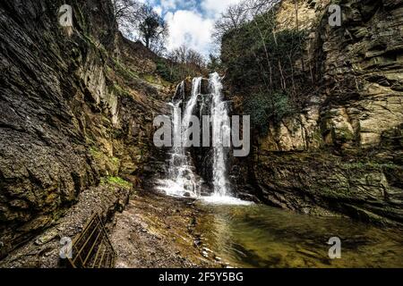 Célèbre cascade de ravin de la vieille ville de Tbilissi Banque D'Images