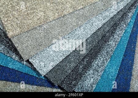 Types et échantillons de tapis de différentes couleurs. Tapis pour les chambres, les appartements et les maisons. Photo de haute qualité Banque D'Images