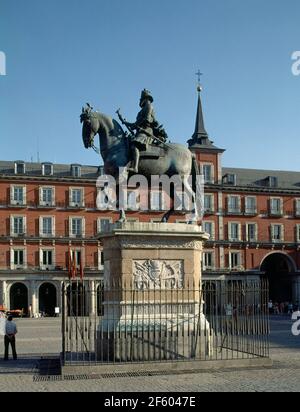 ESTATUA ECUESTRE DE FELIPE III TERMINADA EN 1616 COMENZADA POR JUAN DE BOLONIA. Auteur: PIETRO TACCA. Emplacement : HALLMARKT. MADRID. ESPAGNE. PHILIPP III VON SPANIEN. Banque D'Images