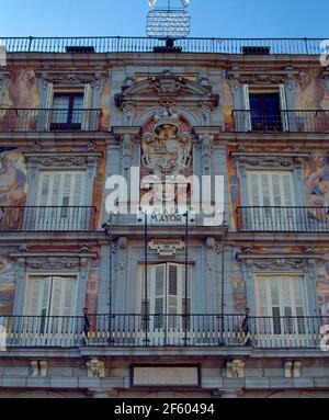 ESCUDO EN LA FACHADA DE LA CASA DE LA PANADERIA - SIGLO XVII Auteur: Barbieri. Emplacement : HALLMARKT. MADRID. ESPAGNE. Banque D'Images