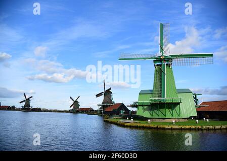 Windmil à Zaanse Schans, Verfmolen de Kat, Banque D'Images