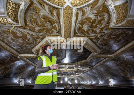 Restauration du plafond de la salle à manger à Stowe House, Buckinghamshire, Angleterre, Royaume-Uni. Banque D'Images