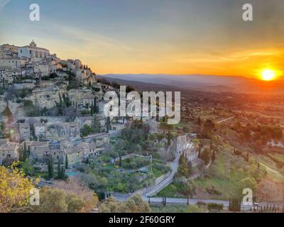 Village français perché Gordes Banque D'Images