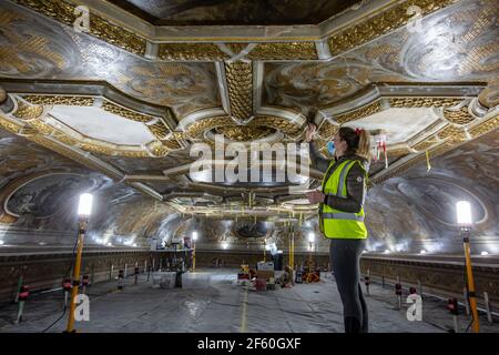 Restauration du plafond de la salle à manger à Stowe House, Buckinghamshire, Angleterre, Royaume-Uni. Banque D'Images