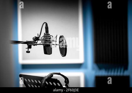 microphone en studio prêt à enregistrer de la voix et de la musique Banque D'Images