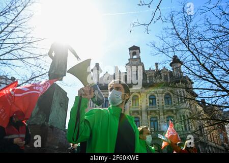 L'illustration montre une action protst des nettoyeurs et des gardes de sécurité, lors d'une grève nationale de 24 heures organisée par l'ABVV - FGTB et l'ACV - C. Banque D'Images