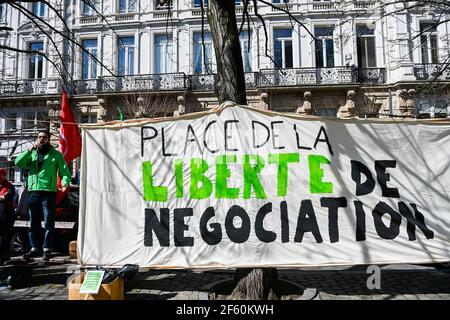 L'illustration montre une action protst des nettoyeurs et des gardes de sécurité, lors d'une grève nationale de 24 heures organisée par l'ABVV - FGTB et l'ACV - C. Banque D'Images