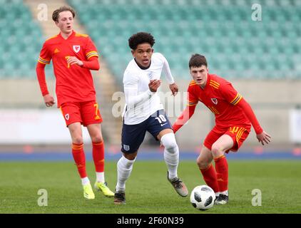 Shla Shoretyre (centre) d'Angleterre lors du match international amical des moins de 18 ans au stade Leckwith, Cardiff. Date de la photo: Lundi 29 mars 2021. Banque D'Images